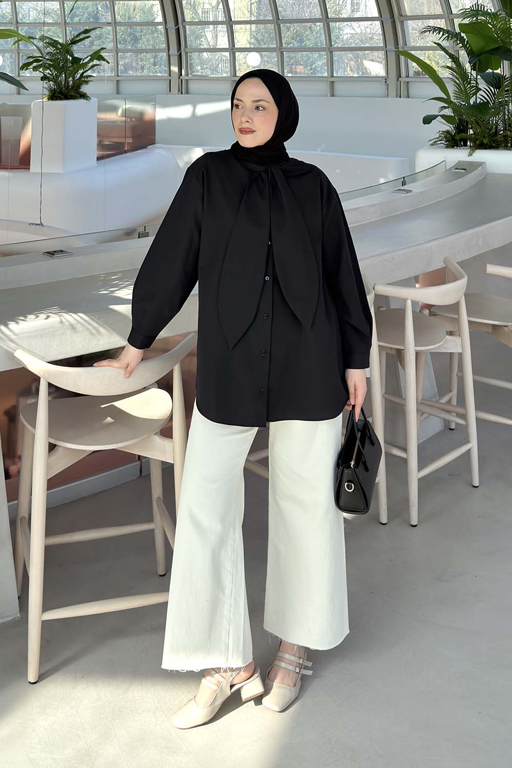 Lamelif Fular Detaylı Gömlek Siyah