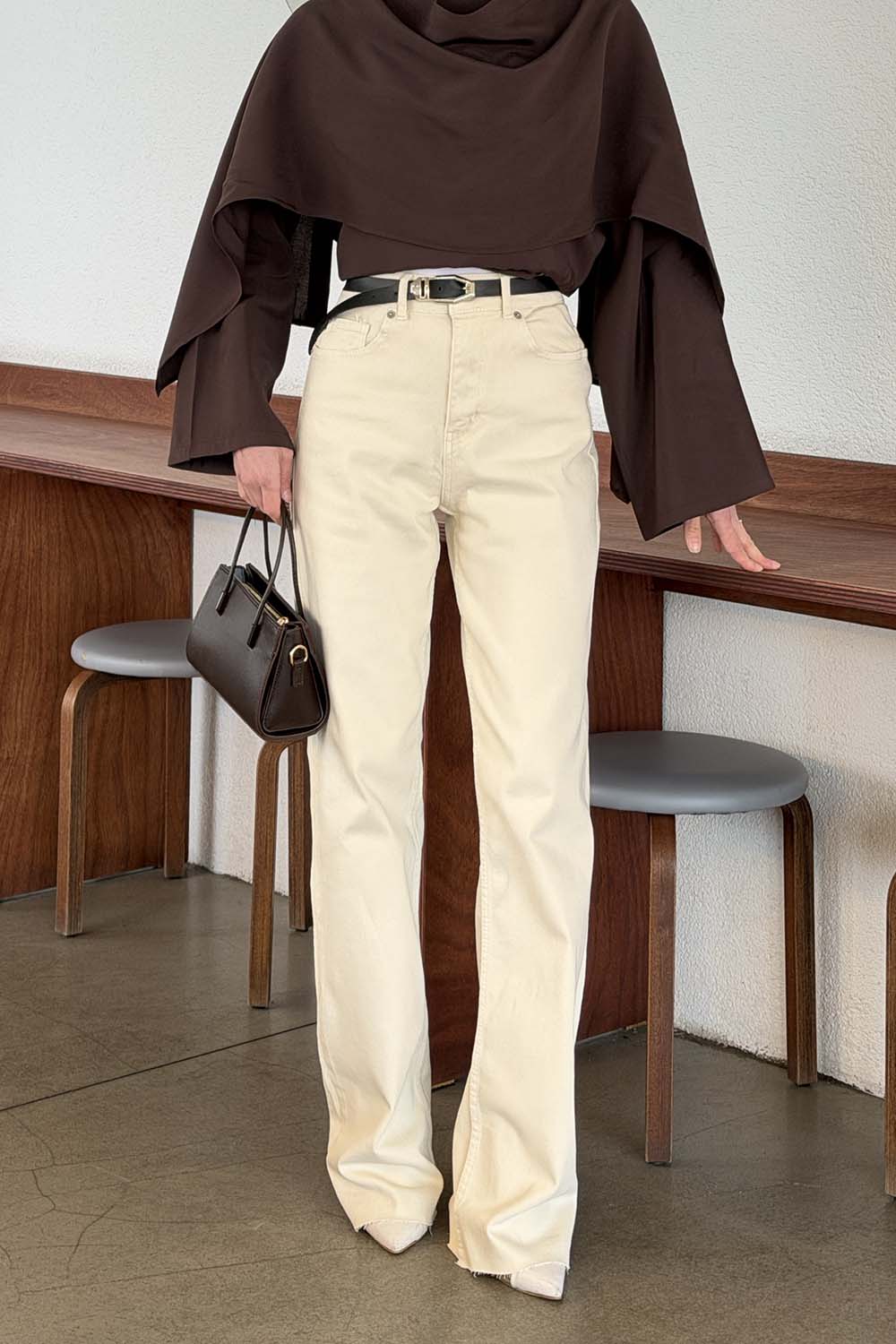 Lamelif Kesik Paça Renkli Dikiş Pantolon Krem