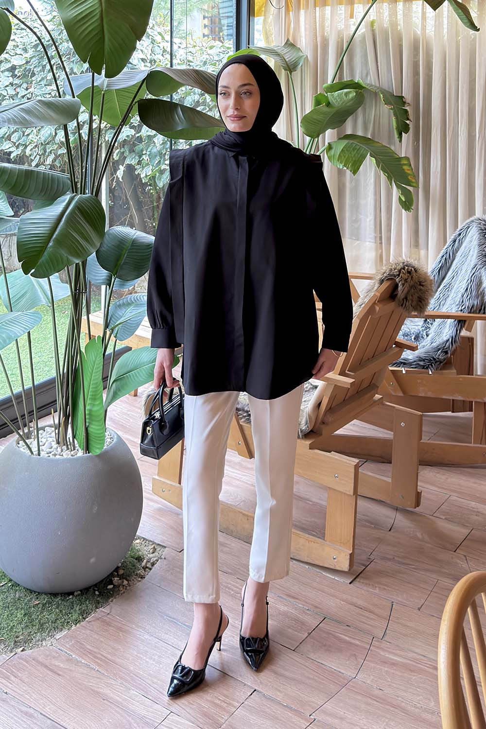 Lamelif Omuz Vatka Detaylı Tesettür Gömlek Siyah