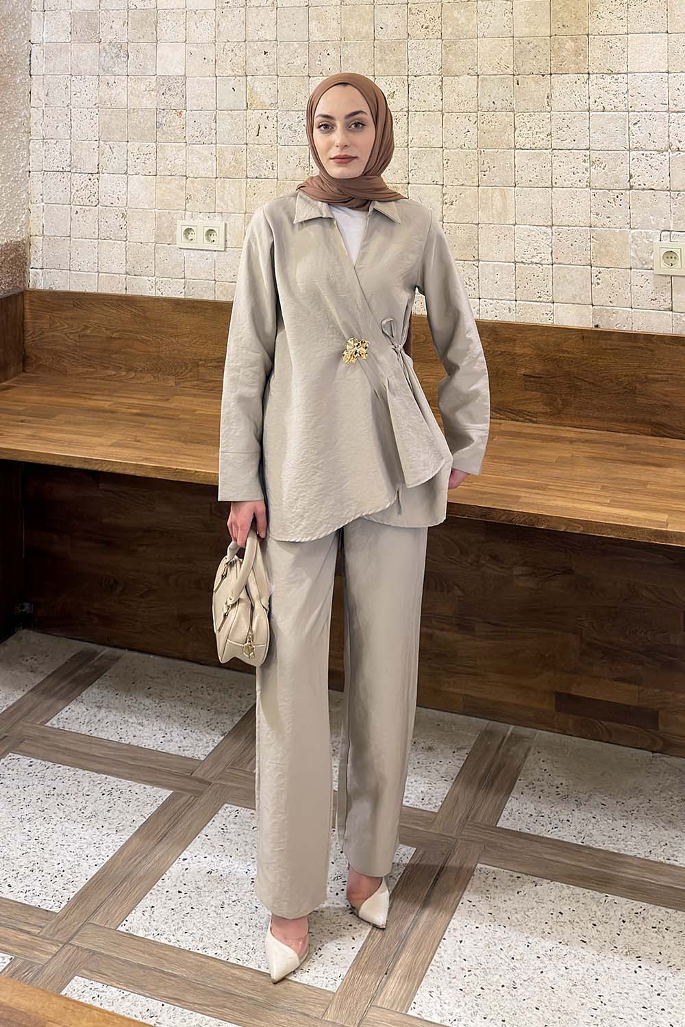 Lamelif Toka Detaylı Pantolonlu İkili Takım Taş Rengi