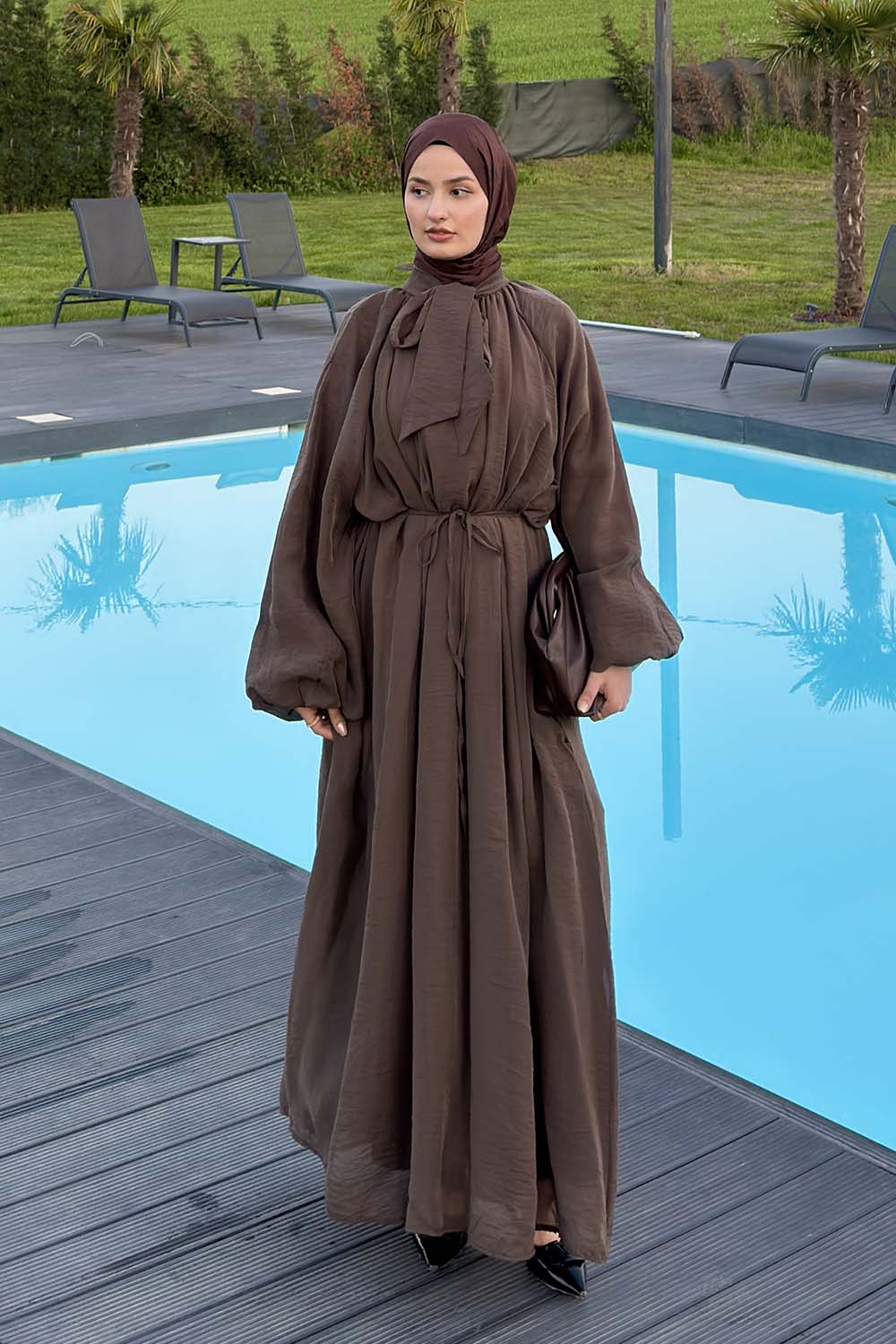 Lamelif Fular Yaka Bağlamalı Tesettür Elbise Kahverengi