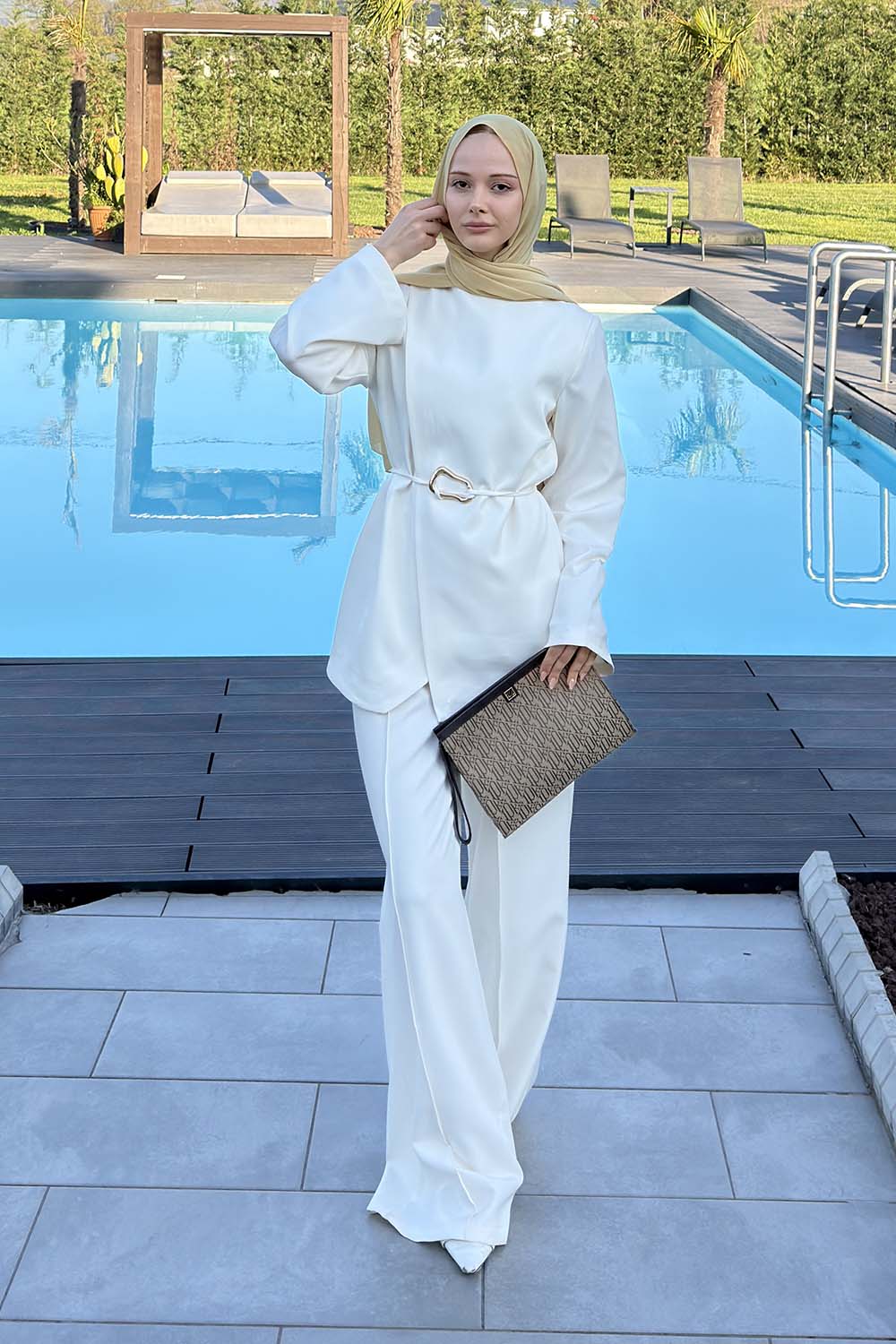 Lamelif Ön Kapama Detaylı Pantolonlu Takım Krem
