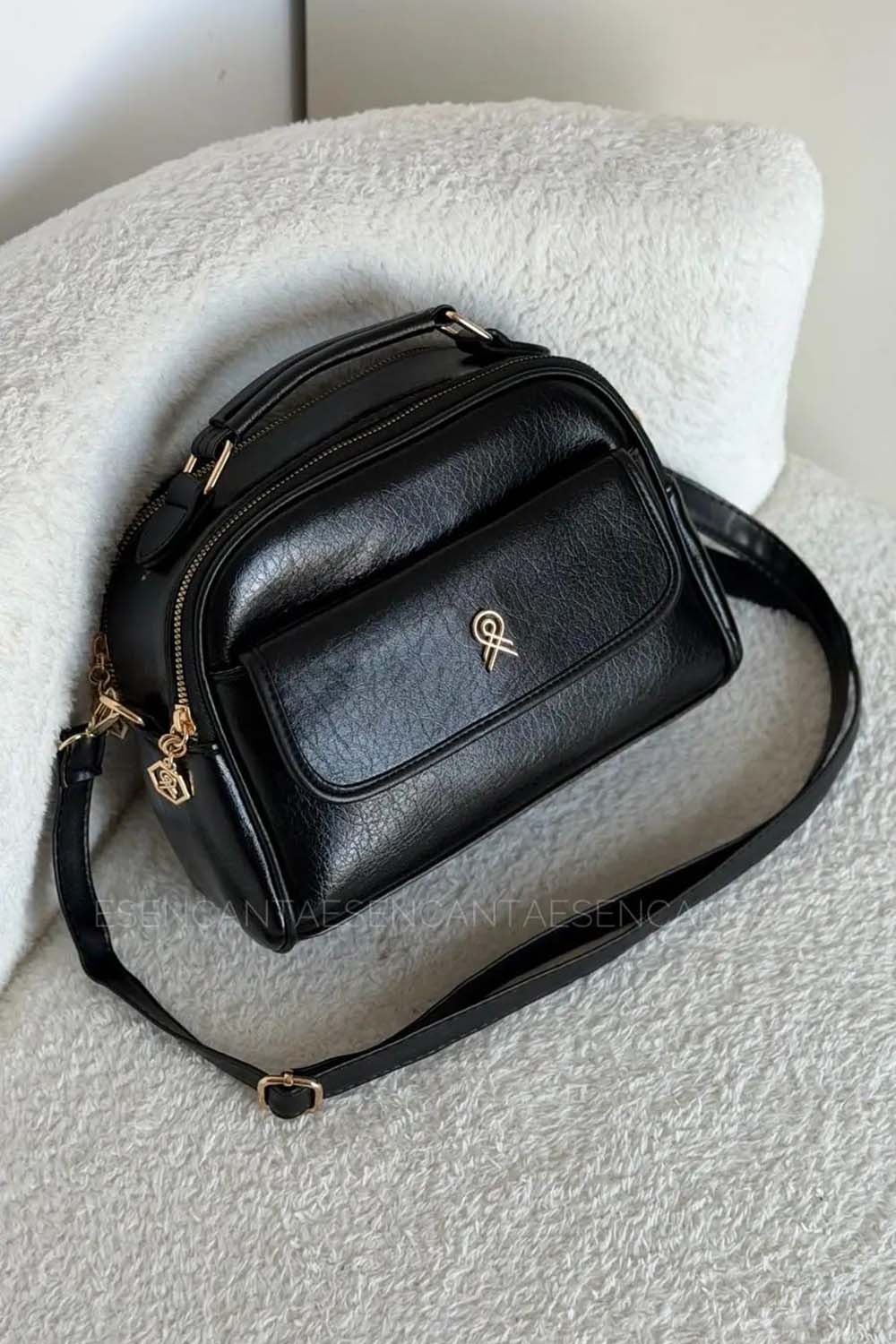 Lamelif Kapak Detaylı Kadın Çapraz Çanta Siyah