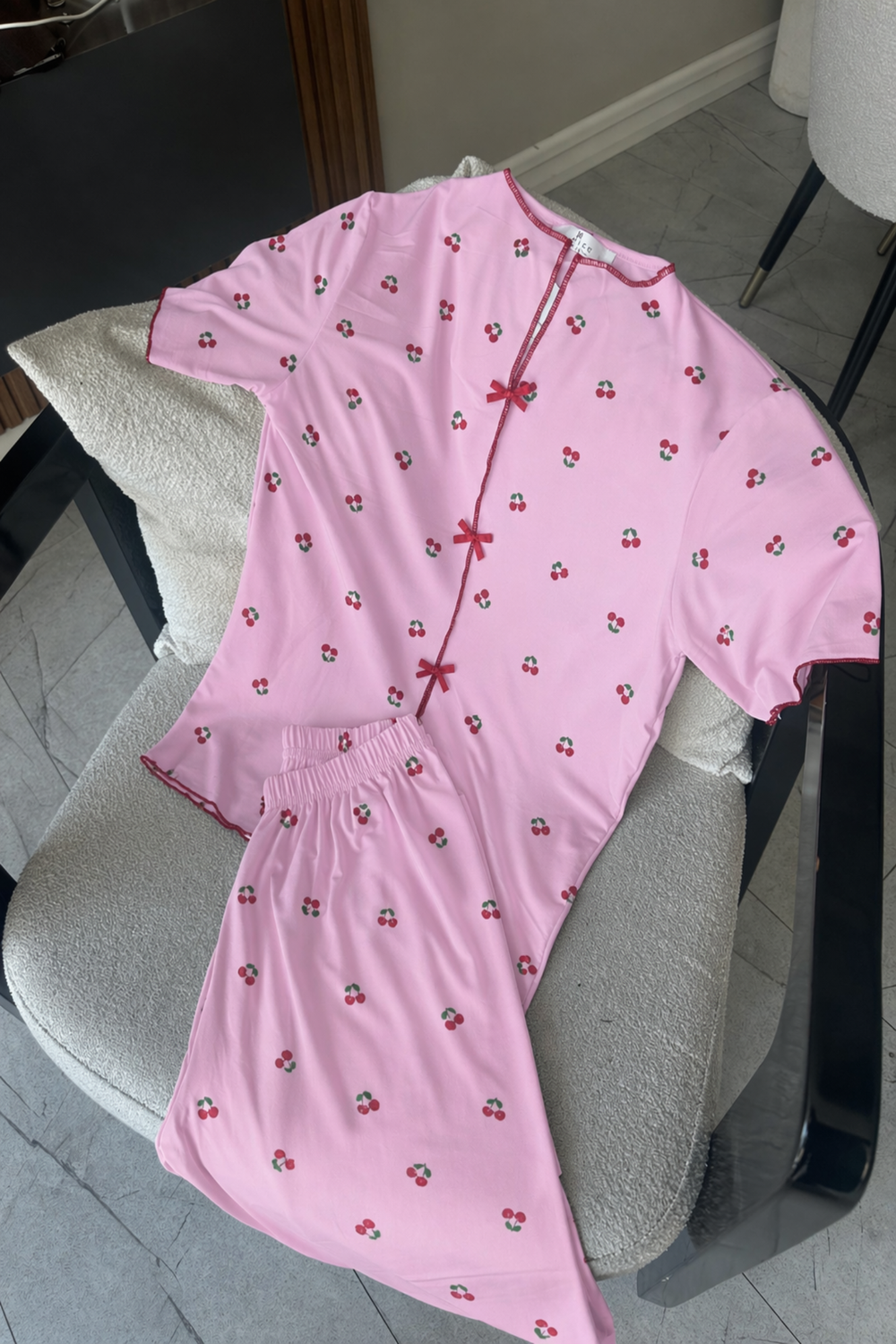 Lamelif Kadın Kiraz Desenli Fiyonk Özel Dikiş Pijama Takımı