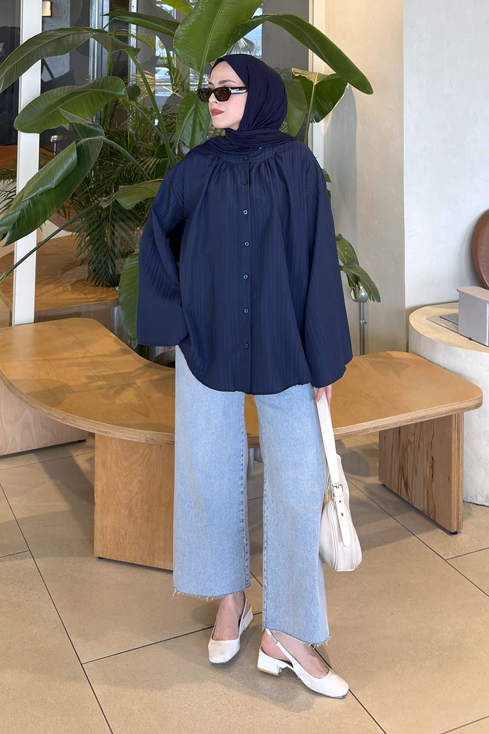 Lamelif Çizgi Detaylı Oversize Tesettür Gömlek Lacivert