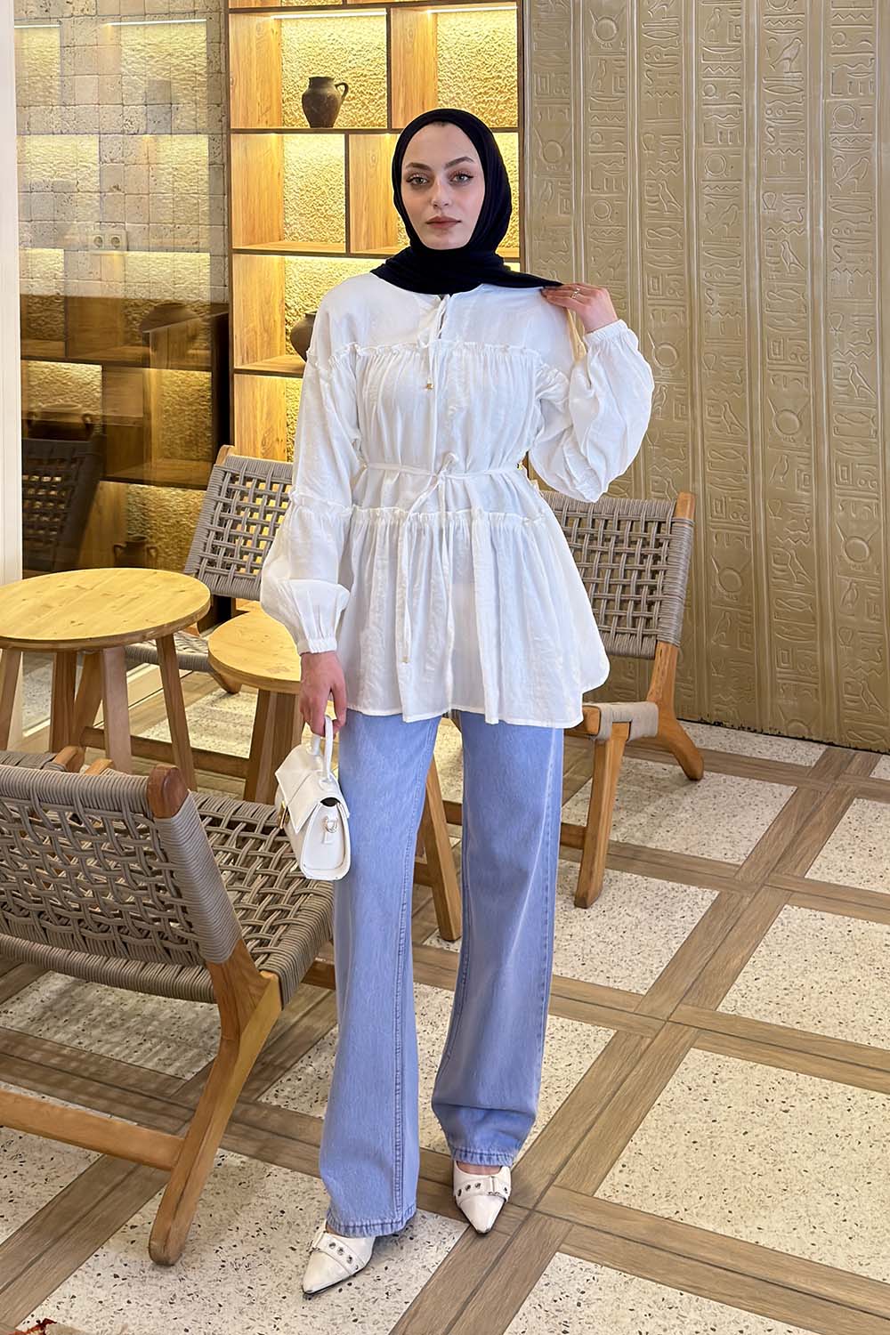 Lamelif Yaka ve Bel Bağlama Detaylı Tunik Beyaz