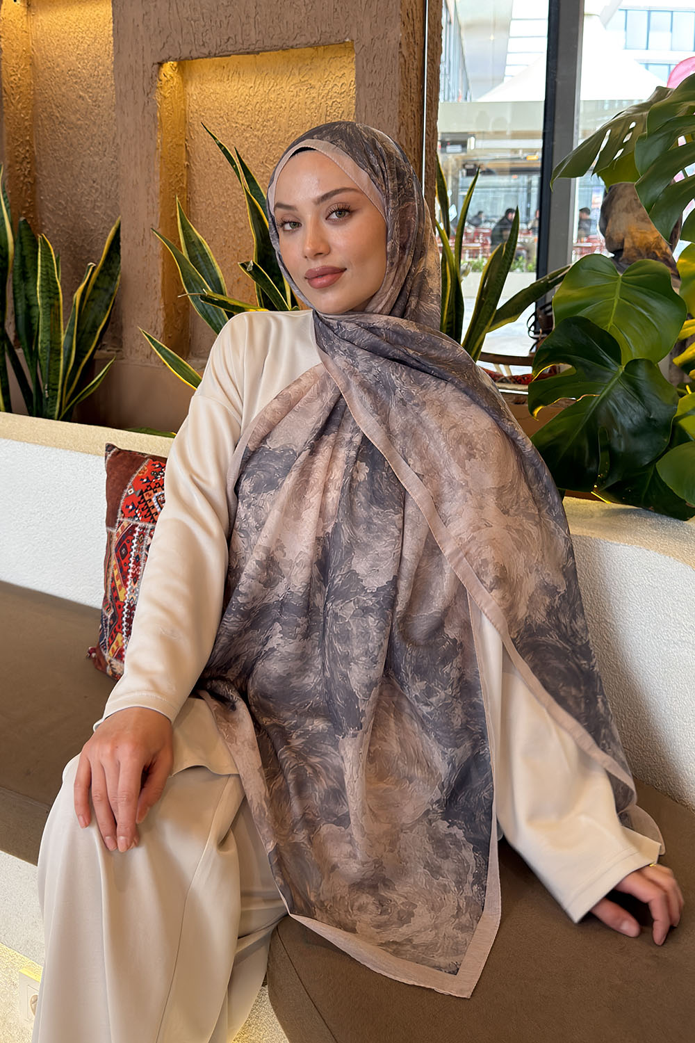 Lamelif Gül Çiçek Desen Ferah Şal Füme