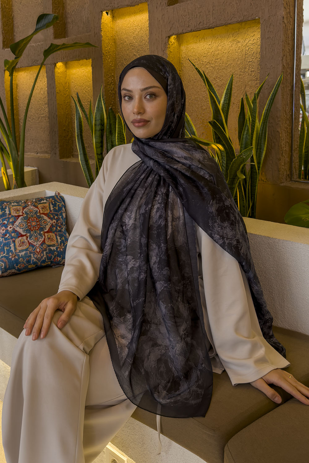 Lamelif Gül Çiçek Desen Ferah Şal Siyah