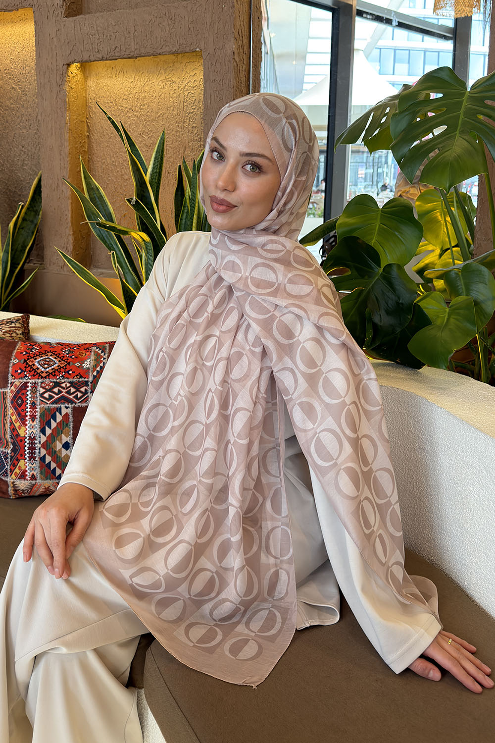 Lamelif Halka Desen Ferah Şal Bej