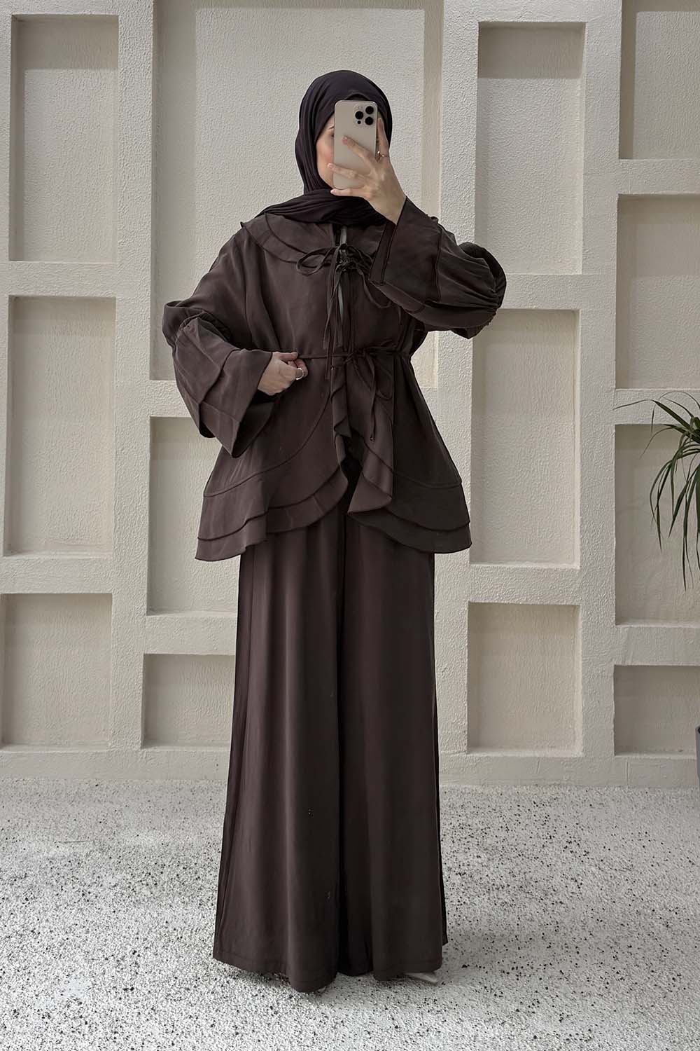 Lamelif Geniş Volan Yakalı Bağlama Detaylı Pantolonlu Takım Acı Kahve