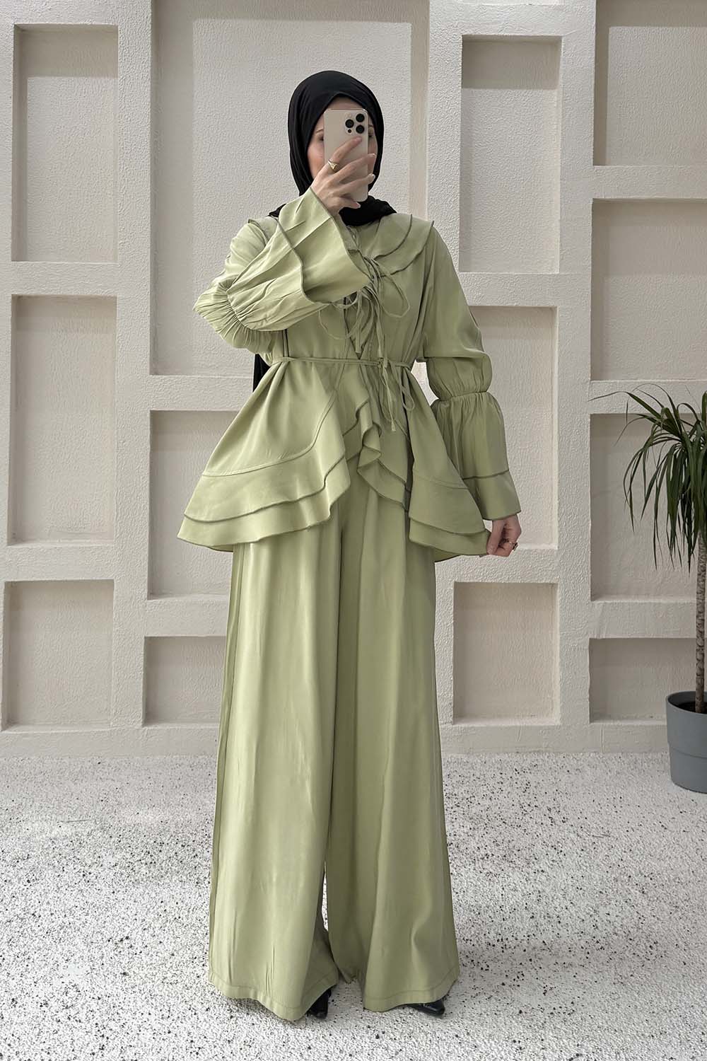 Lamelif Geniş Volan Yakalı Bağlama Detaylı Pantolonlu Takım Çağla Yeşili