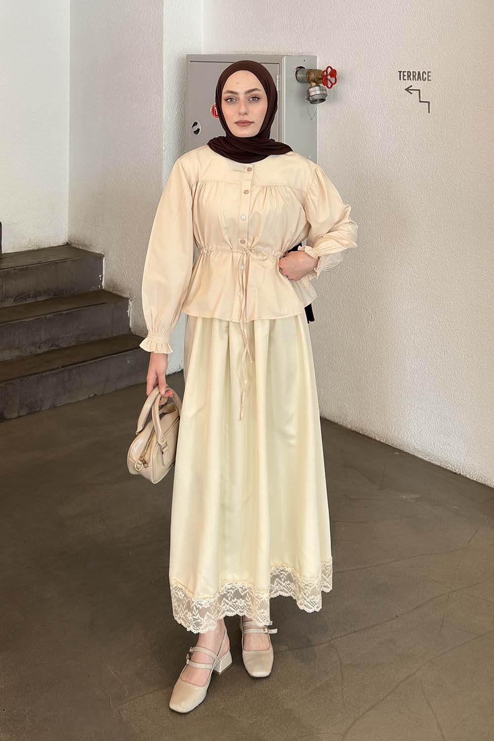 Lamelif Büzgü Detaylı Bağlamalı Gömlek Bej