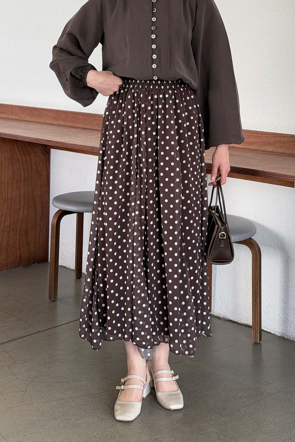 Bitter Brown Cotton Unprinted Pleated Skirt