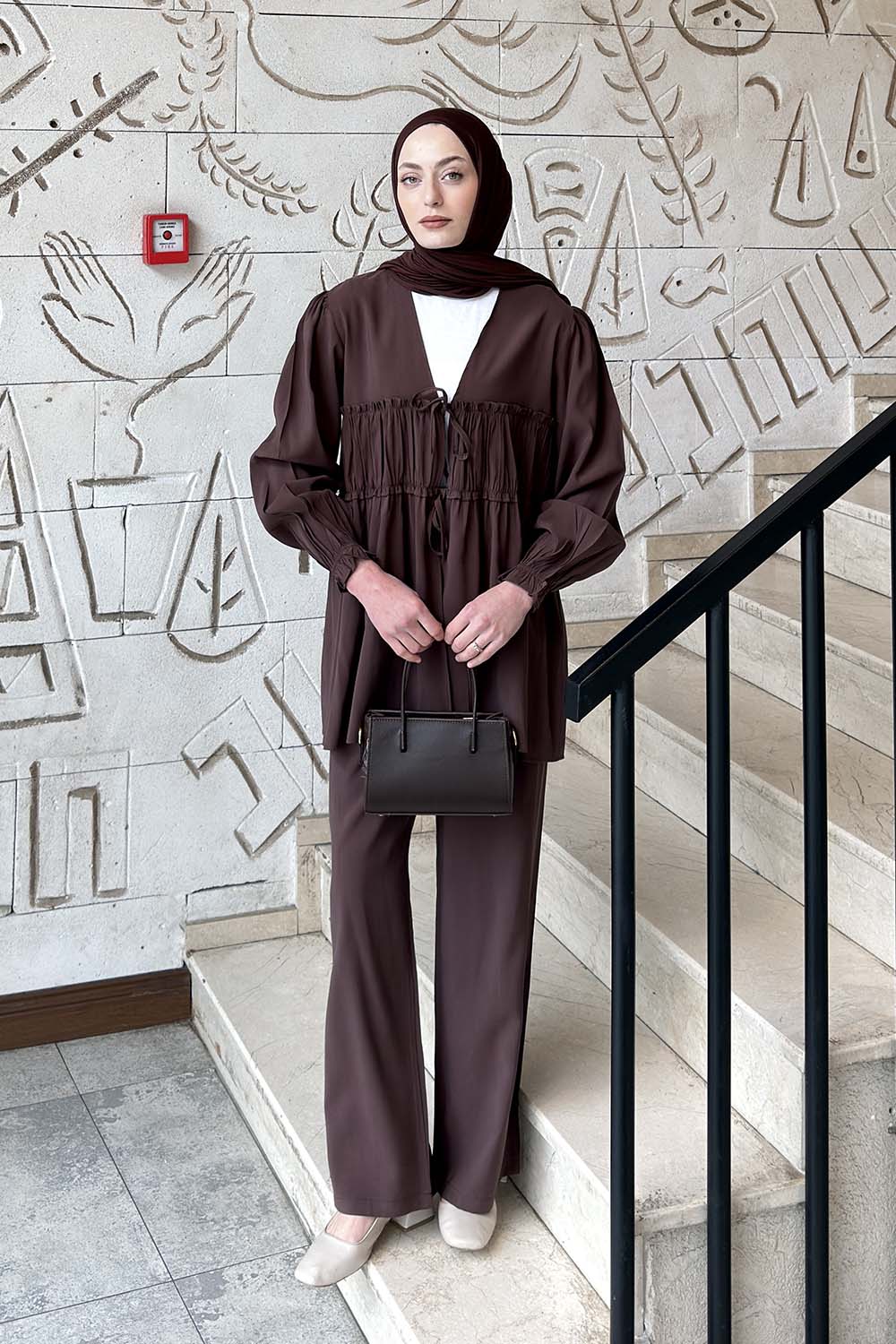 Lamelif Büzgü Detaylı Pantolonlu Takım Acı Kahve