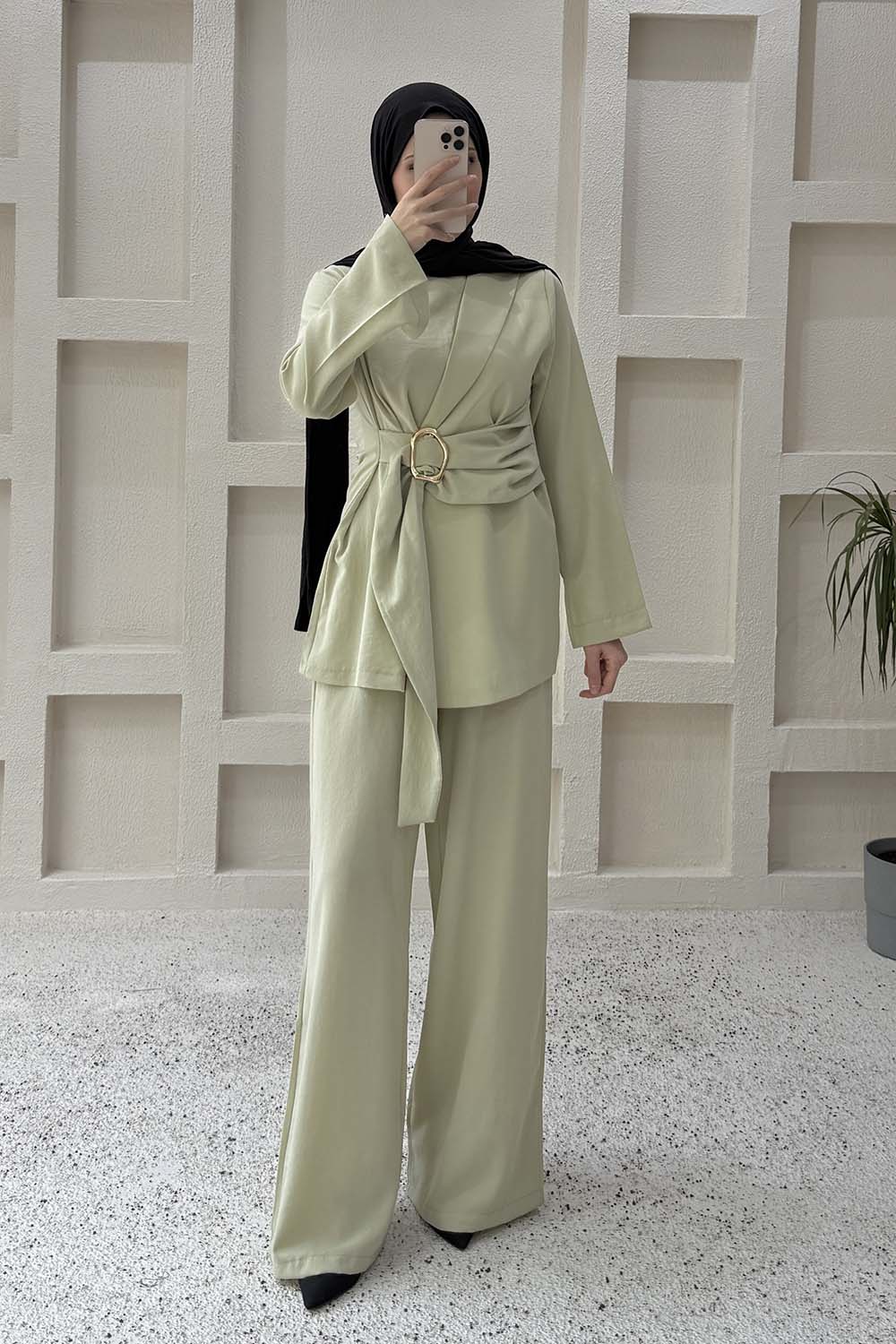Plum Green Crew Neck Long Arm Crepe Fabric Regular Trousers Comfortable Suit
