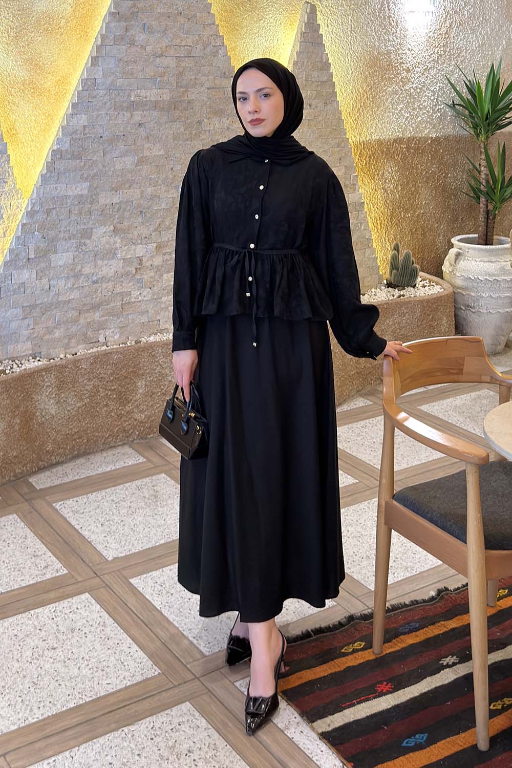 Black Shirt Collar Long Arm Viscose Fabric Flared Skirt Suit