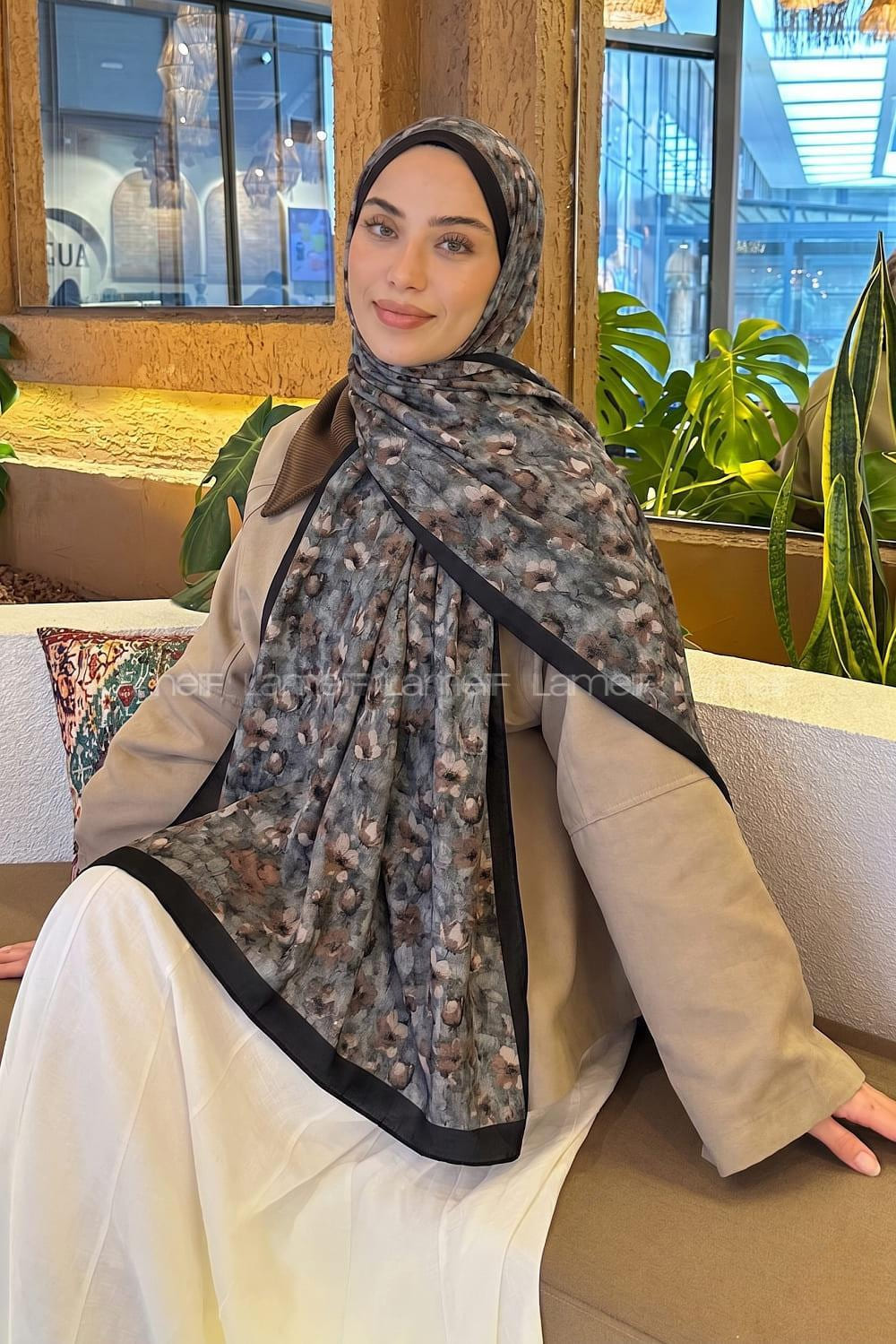 Lamelif Çiçek Desen Lara Soft Şal Antrasit