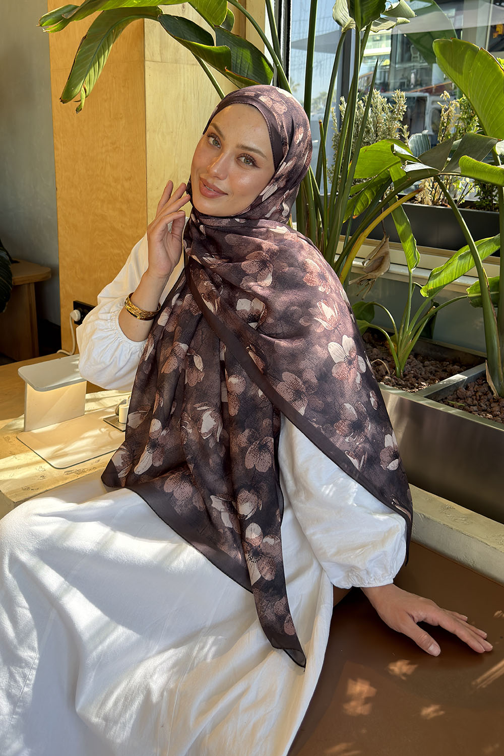 Lamelif Çiçek Desen Lara Soft Şal Acı Kahve