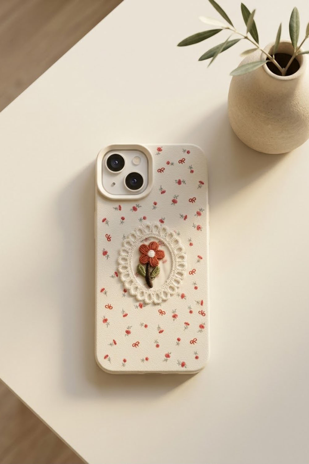 Lamelif iPhone 15 Vision Trend Dantel Çerçeveli Nakış İşlemeli  Detaylı Kılıf