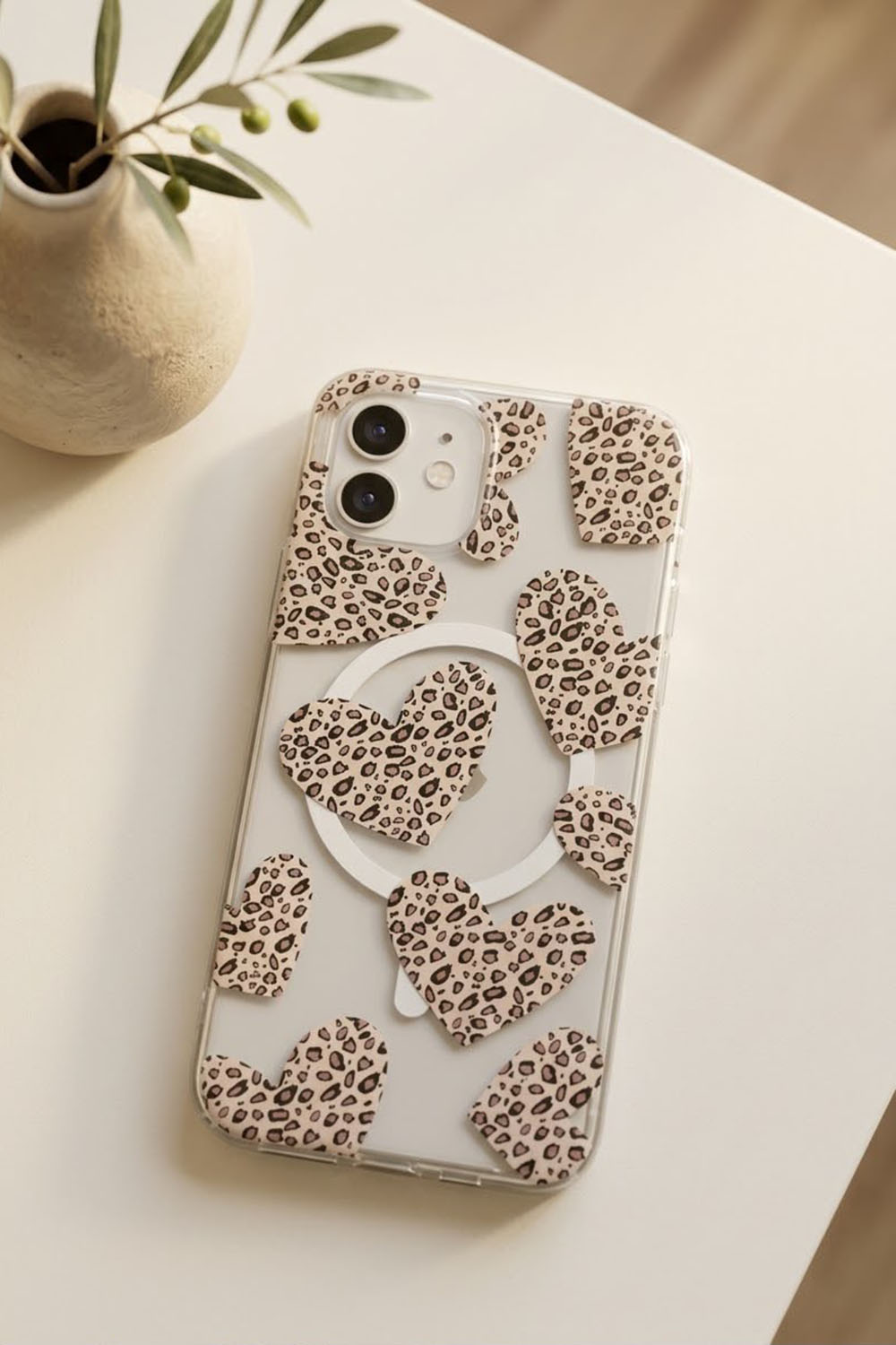 Lamelif iPhone 11 Leopar Desenli Kalp Güçlü Magsafeli Telefon Kılıfı