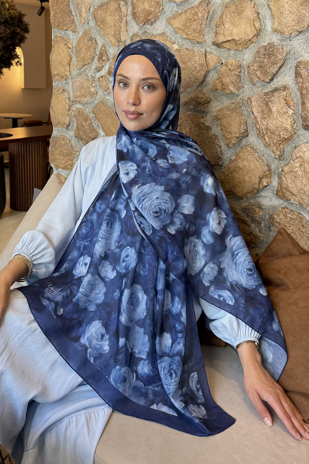 Lamelif  Botanik Çiçek Desen Lara Soft Şal Lacivert