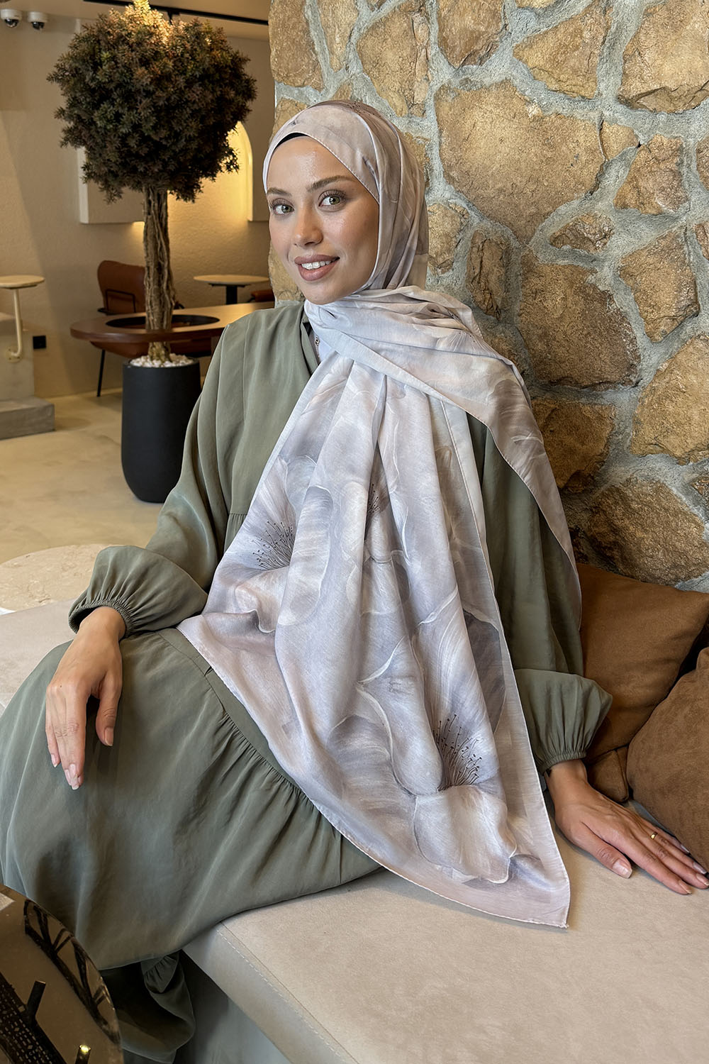 Lamelif Çiçek Desen Lara Soft Şal Vizon