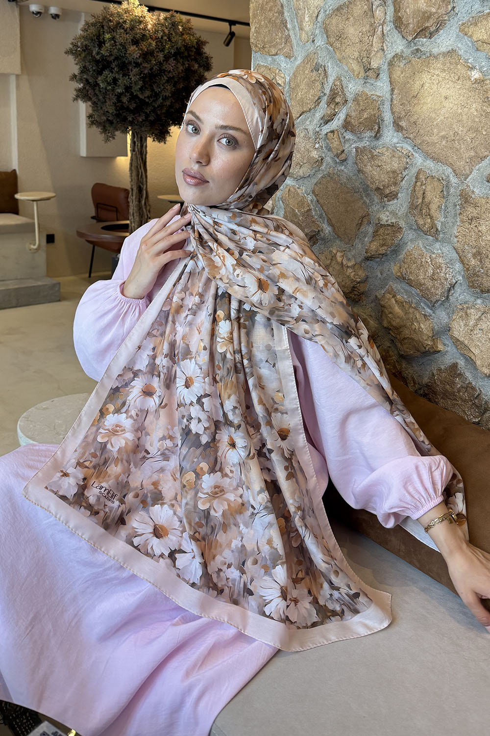 Lamelif Papatya Desen Lara Soft Şal Camel