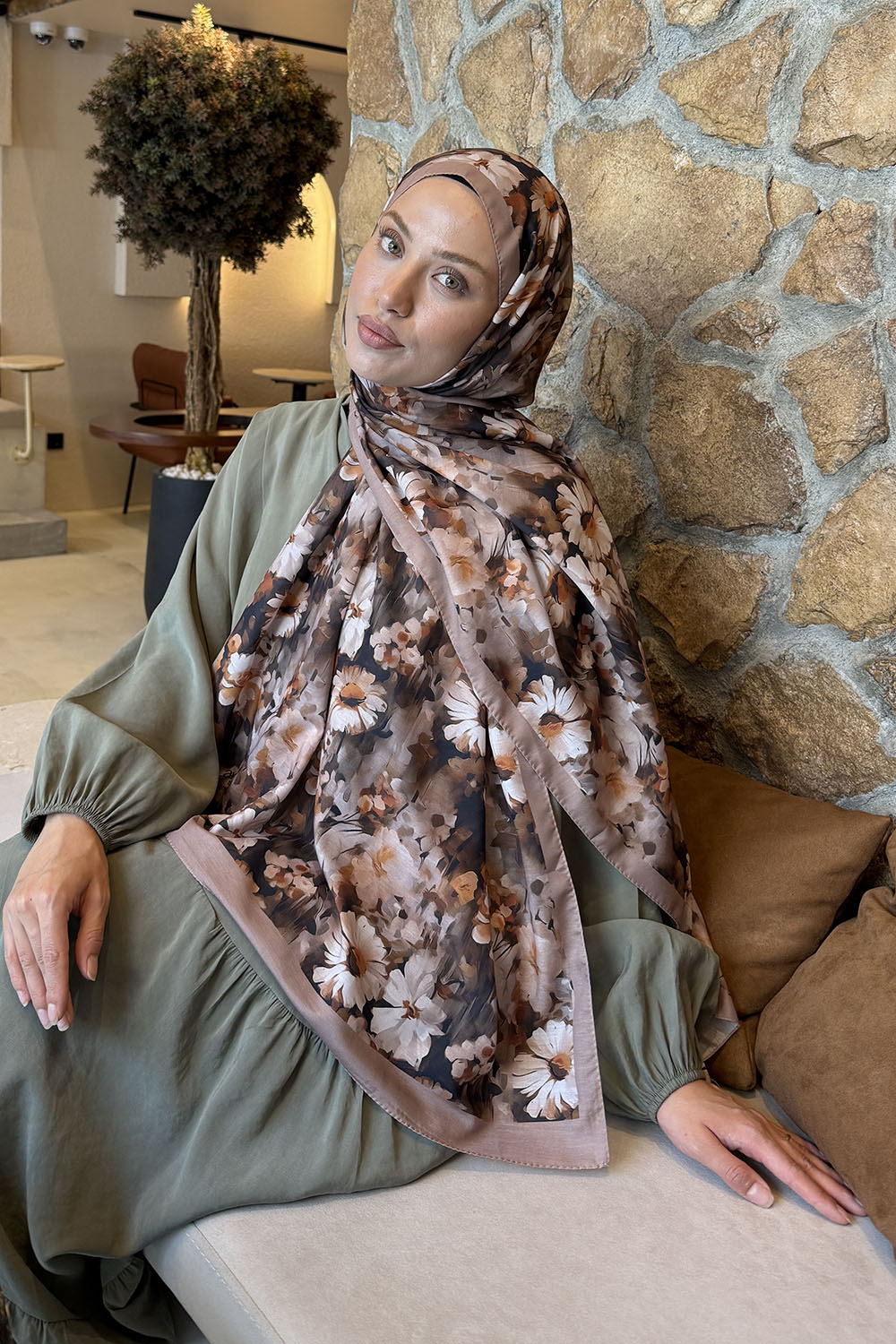 Lamelif Papatya Desen Lara Soft Şal Sütlü Kahve