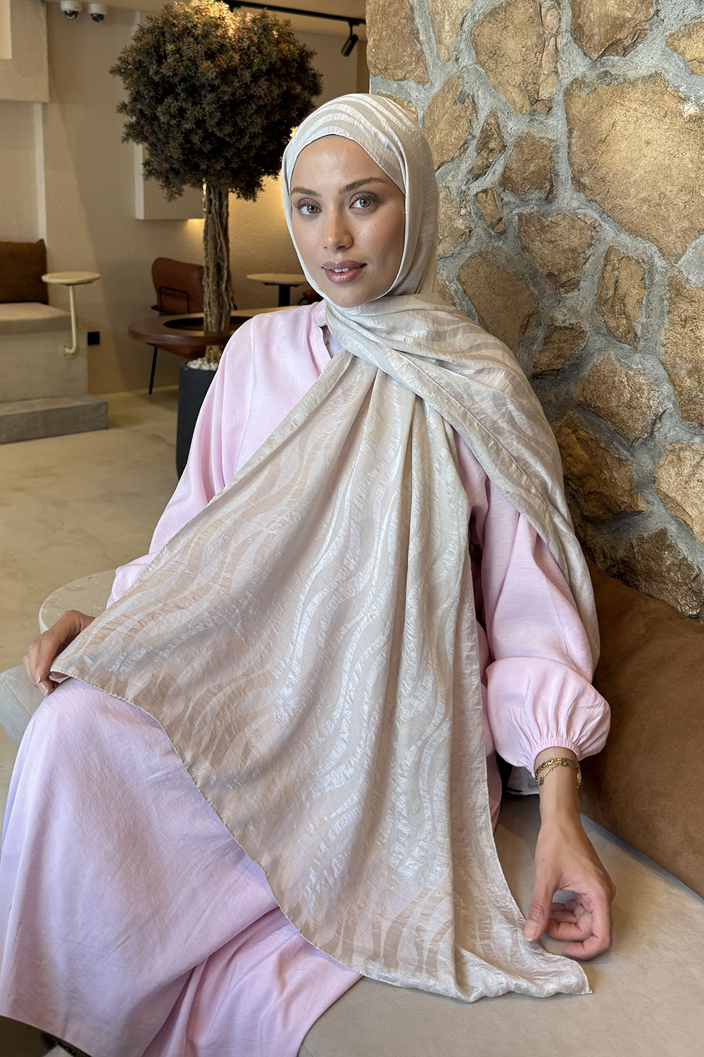 Lamelif  Shine Desen Ayrobin Floş Jakar  Şal Taş