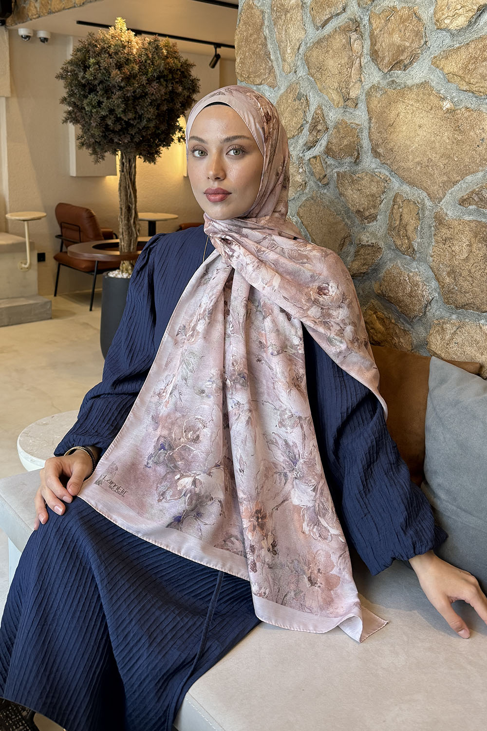 Lamelif Çiçek Desen Lara Soft Şal Vizon