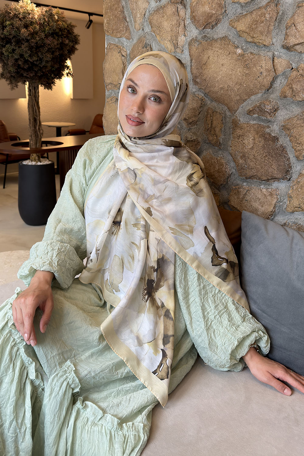 Lamelif Çiçek Desen Lara Soft Şal Sarı