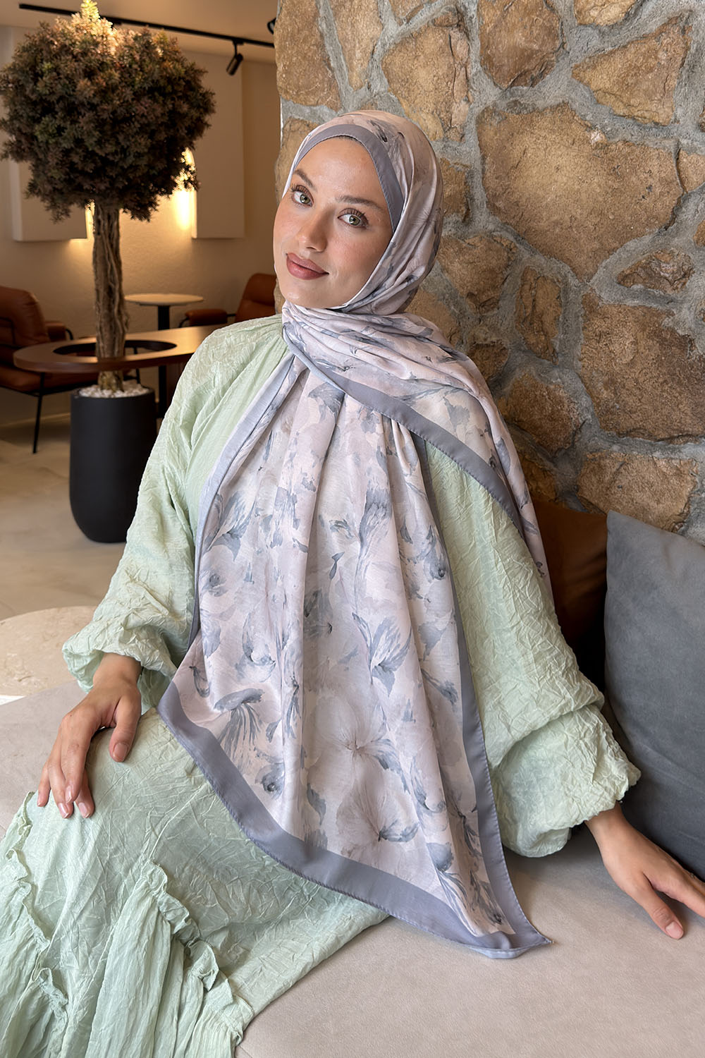 Lamelif Lale Desen Lara Soft Şal Gri