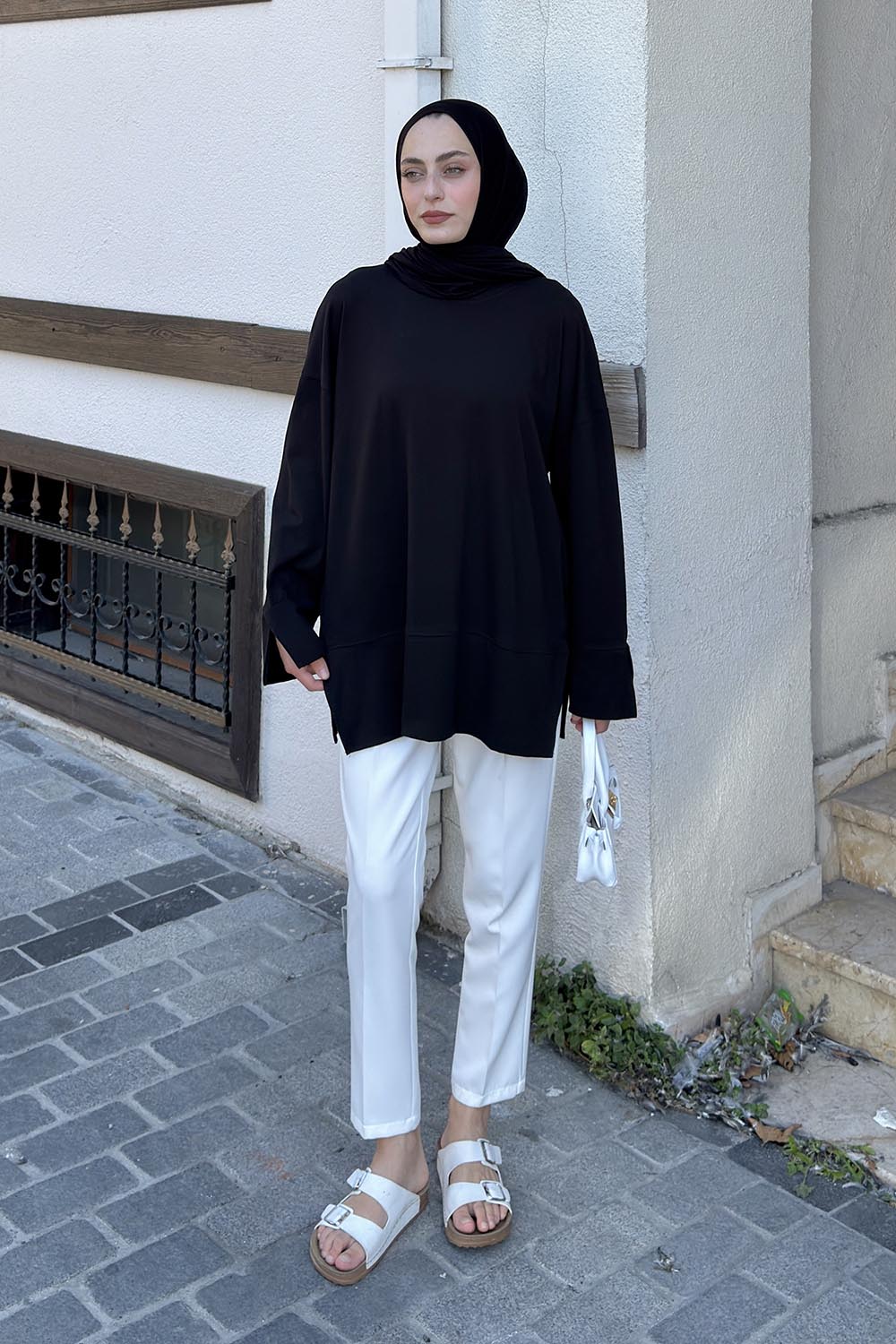Lamelif Yırtmaç Detaylı Basic Bluz Siyah