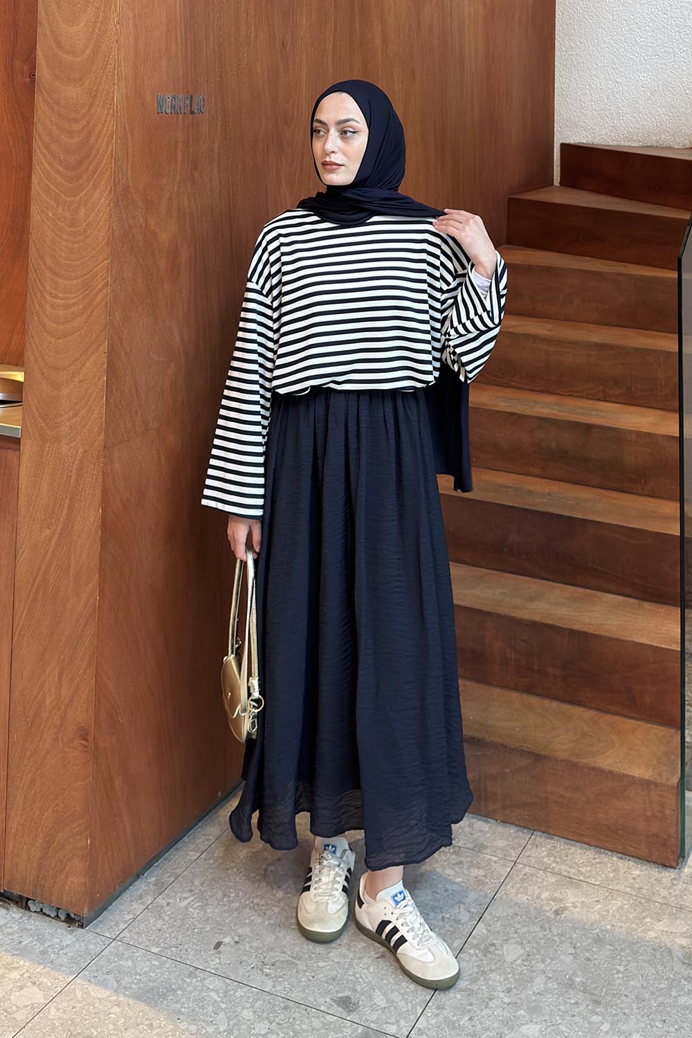 Navy Blue Crew Neck Long Arm Sweatshirt