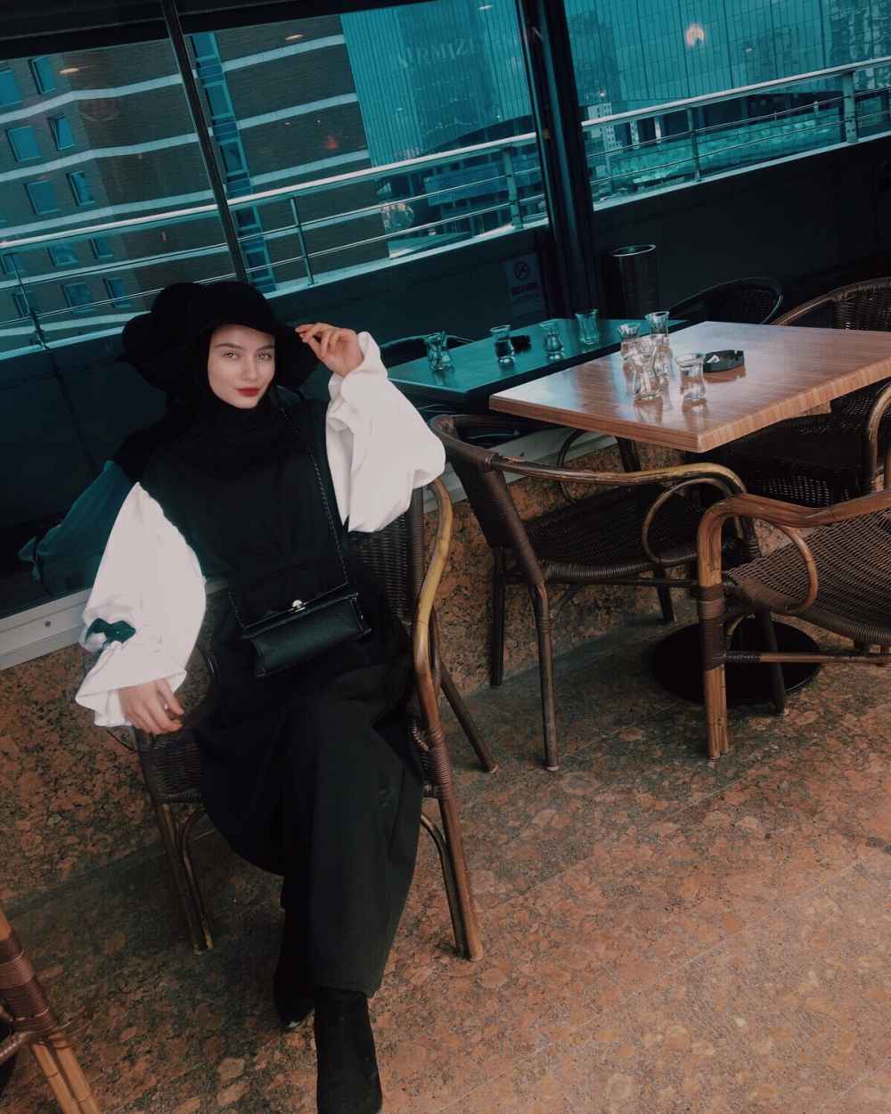 Lamelif Balon Kol Kemerli  Tesettür Elbise Siyah