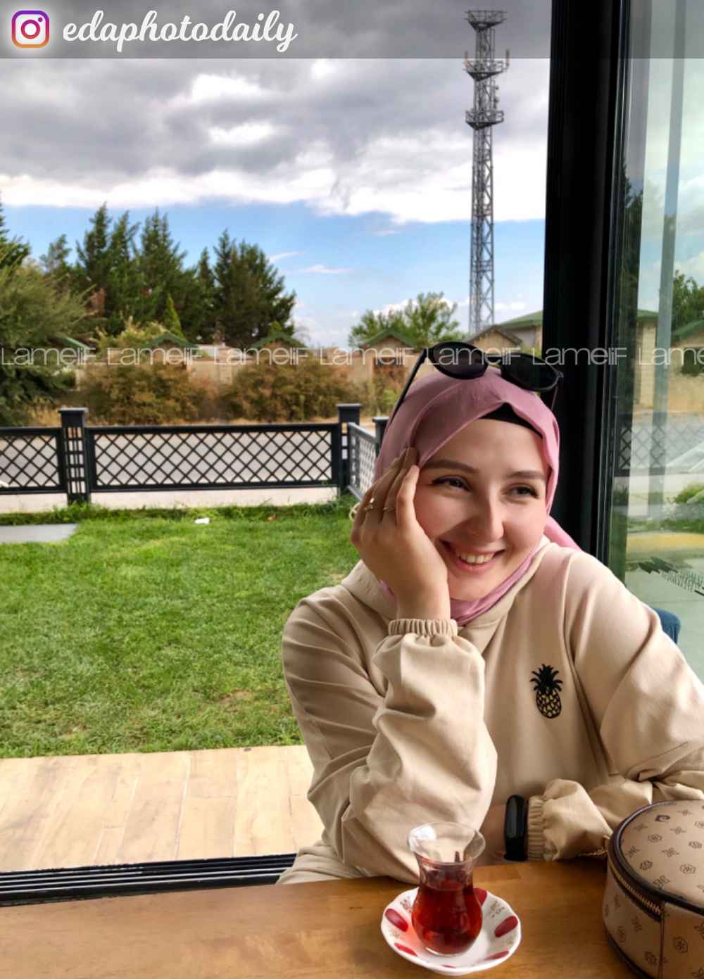 Modalamelif Kapşonlu Ananas Nakışlı Sweatshirt Sütlü Kahve