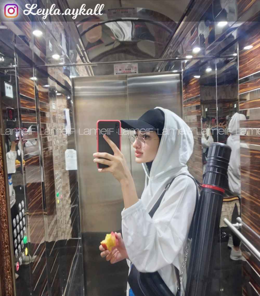 Modalamelif Kapşonlu Memphis Baskılı Sweatshirt Ekru