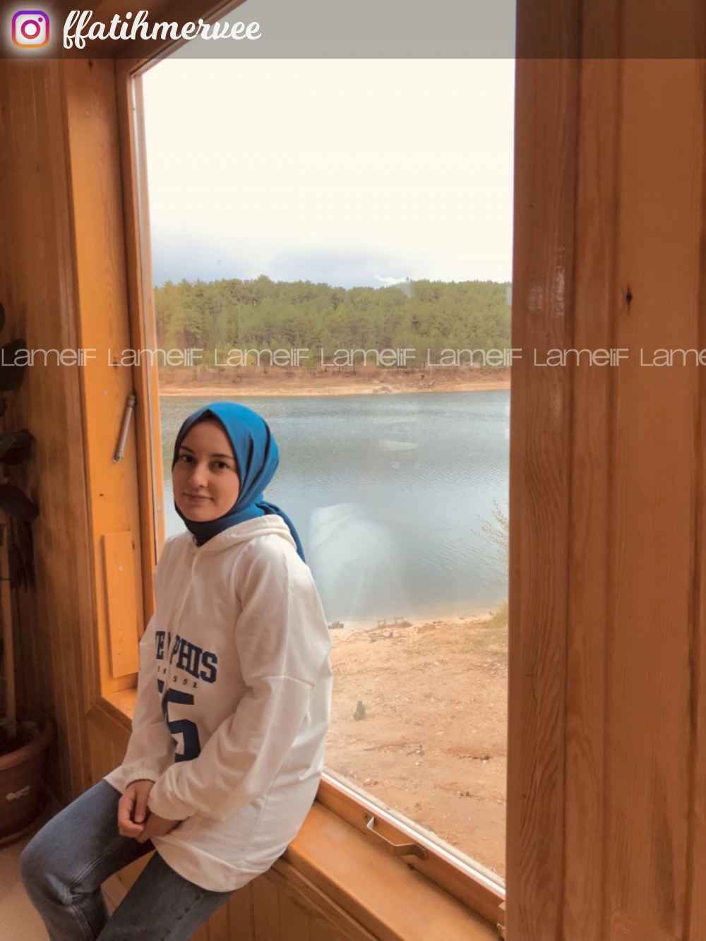 Modalamelif Kapşonlu Memphis Baskılı Sweatshirt Ekru