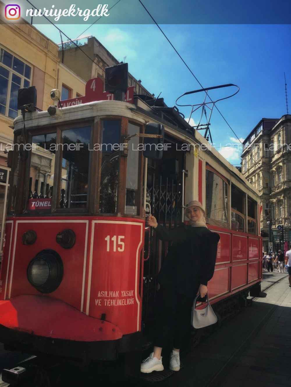 Modalamelif Önü Fırfırlı Tunik Siyah