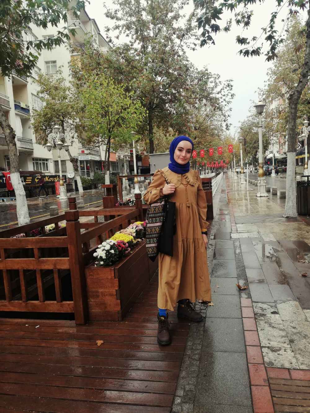 Modalamelif Yaka Dantelli Elbise Camel