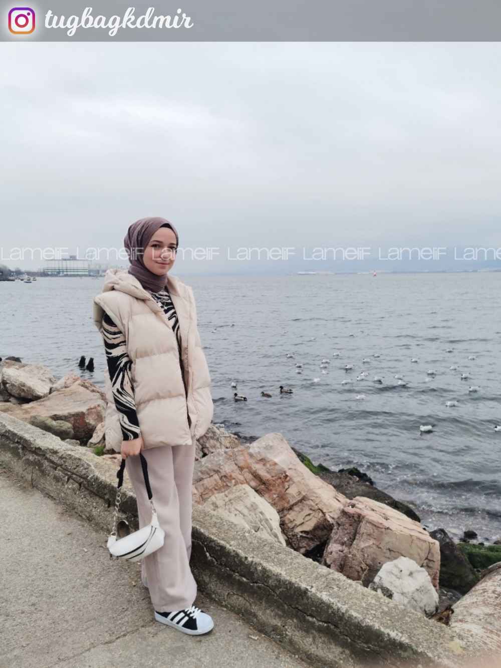 Beige Hood Neck Zero Arm Without Accessories Cotton Unprinted Vest