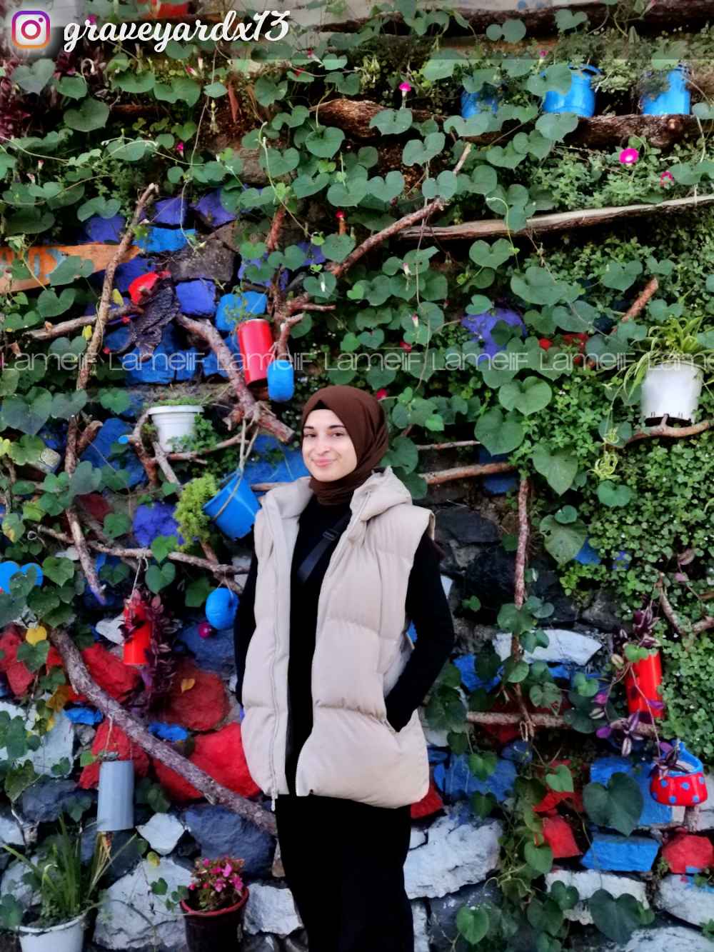 Beige Hood Neck Zero Arm Without Accessories Cotton Unprinted Vest