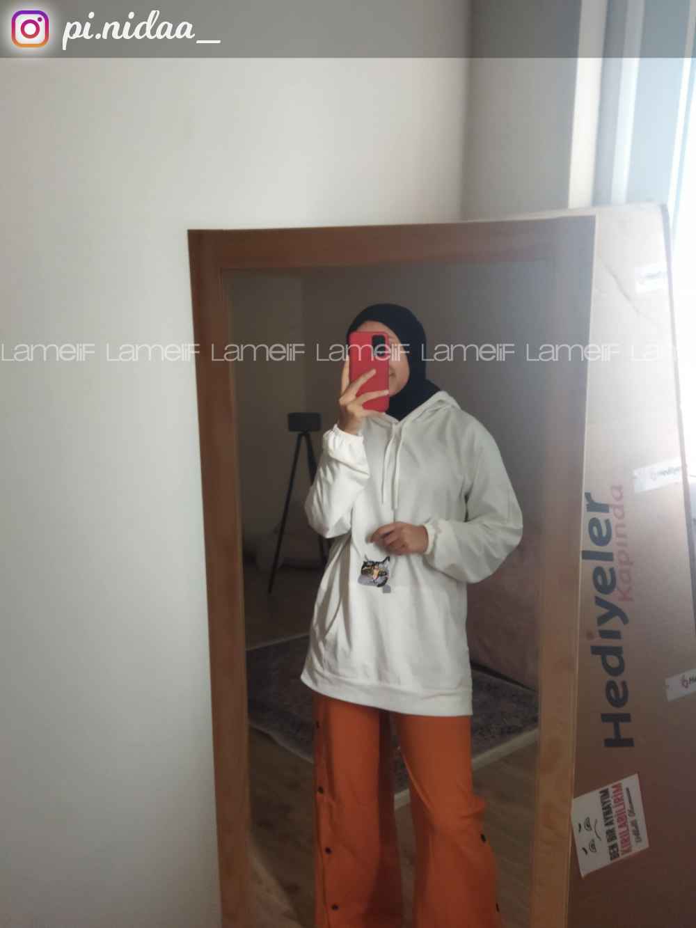 Modalamelif Kedi Nakışlı Sweatshirt Beyaz