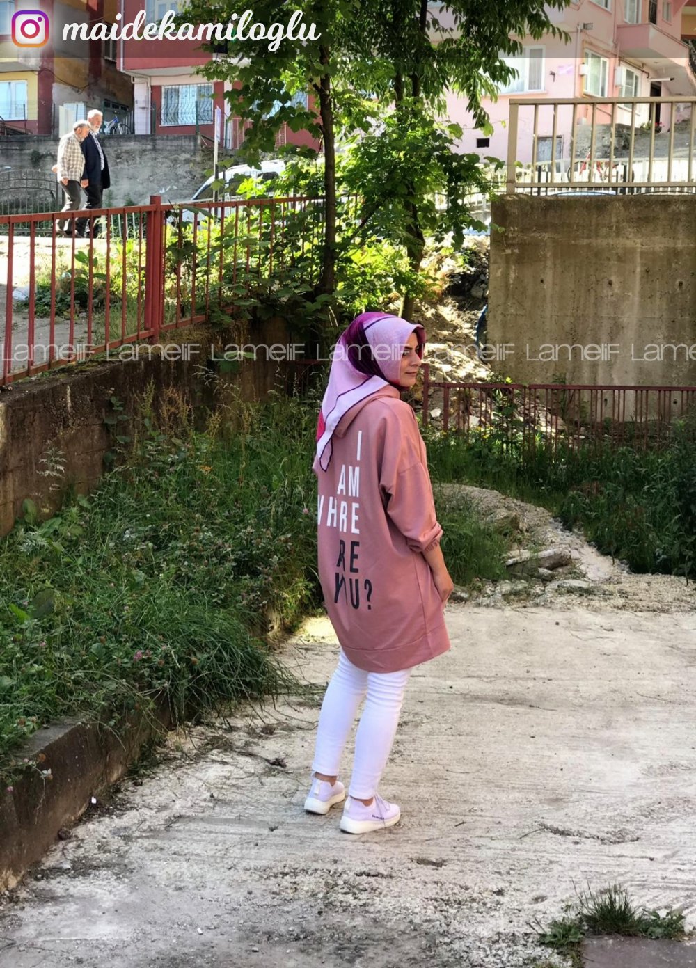 Modalamelif Salaş Kapşonlu Arka Yazılı Sweat Pudra