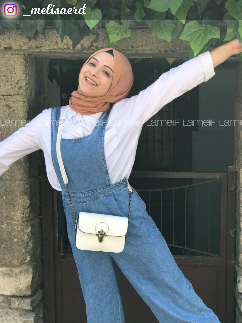 Light Blue Pool Neck Denim Unprinted Overalls