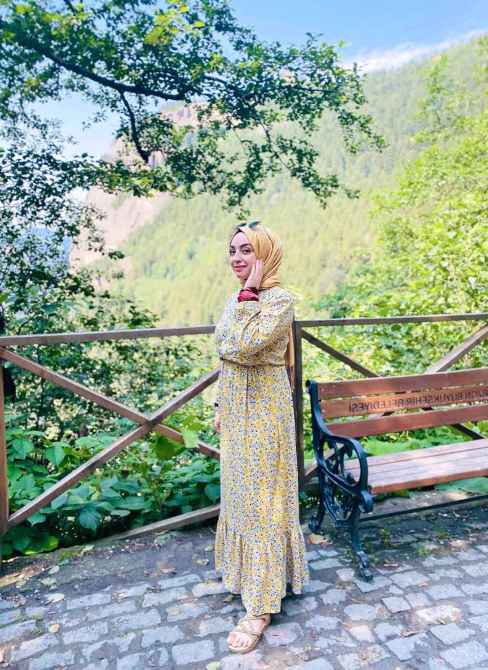 Modalamelif Önü Yarım Düğmeli  Çiçek Desenli Fırfırlı Elbise Sarı