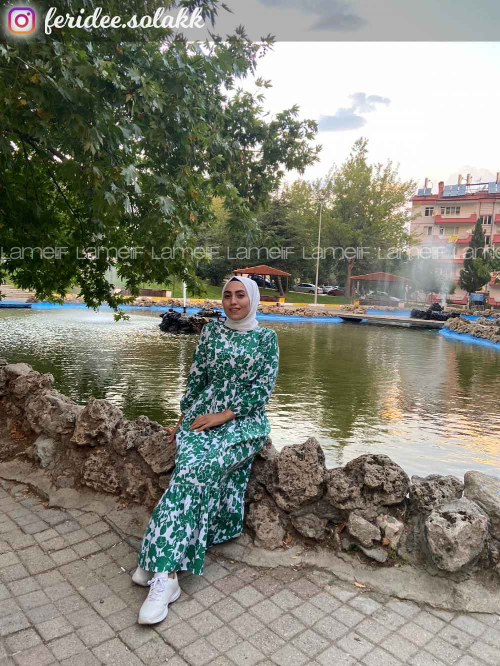 Modalamelif Önü FırFır Detaylı Beli Lastikli Kuşaklı Soyut Model Elbise Yeşil