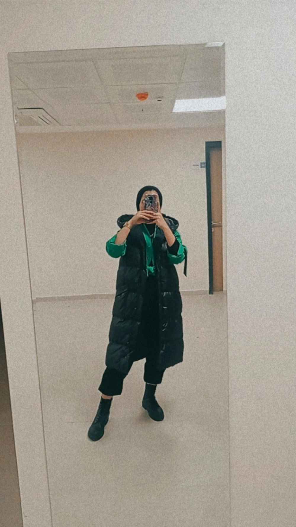 Black Hood Neck Zero Arm Without Accessories Cotton Unprinted Vest