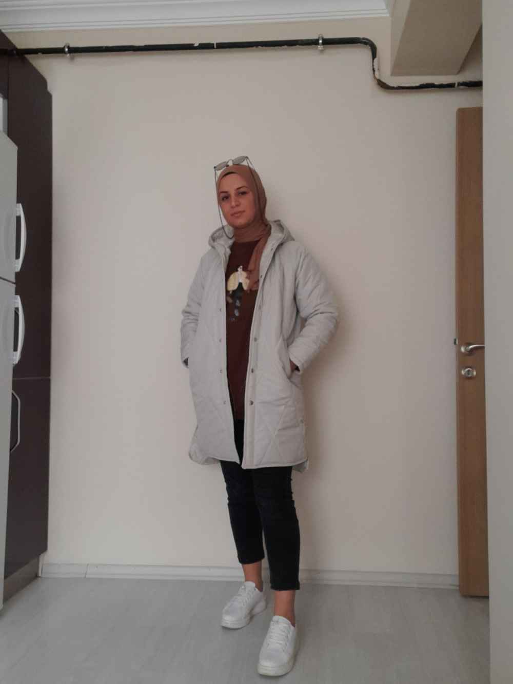 Modalamelif Kapüşonlu Çift Cepli Çıtçıt Düğme Şişme Mont Yelek Taşrengi