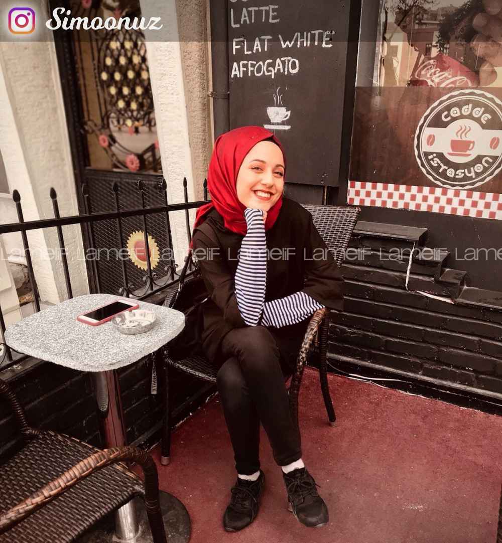 Lamelif Kolu Çizgi Detaylı  Kapşonlu Sweat Siyah